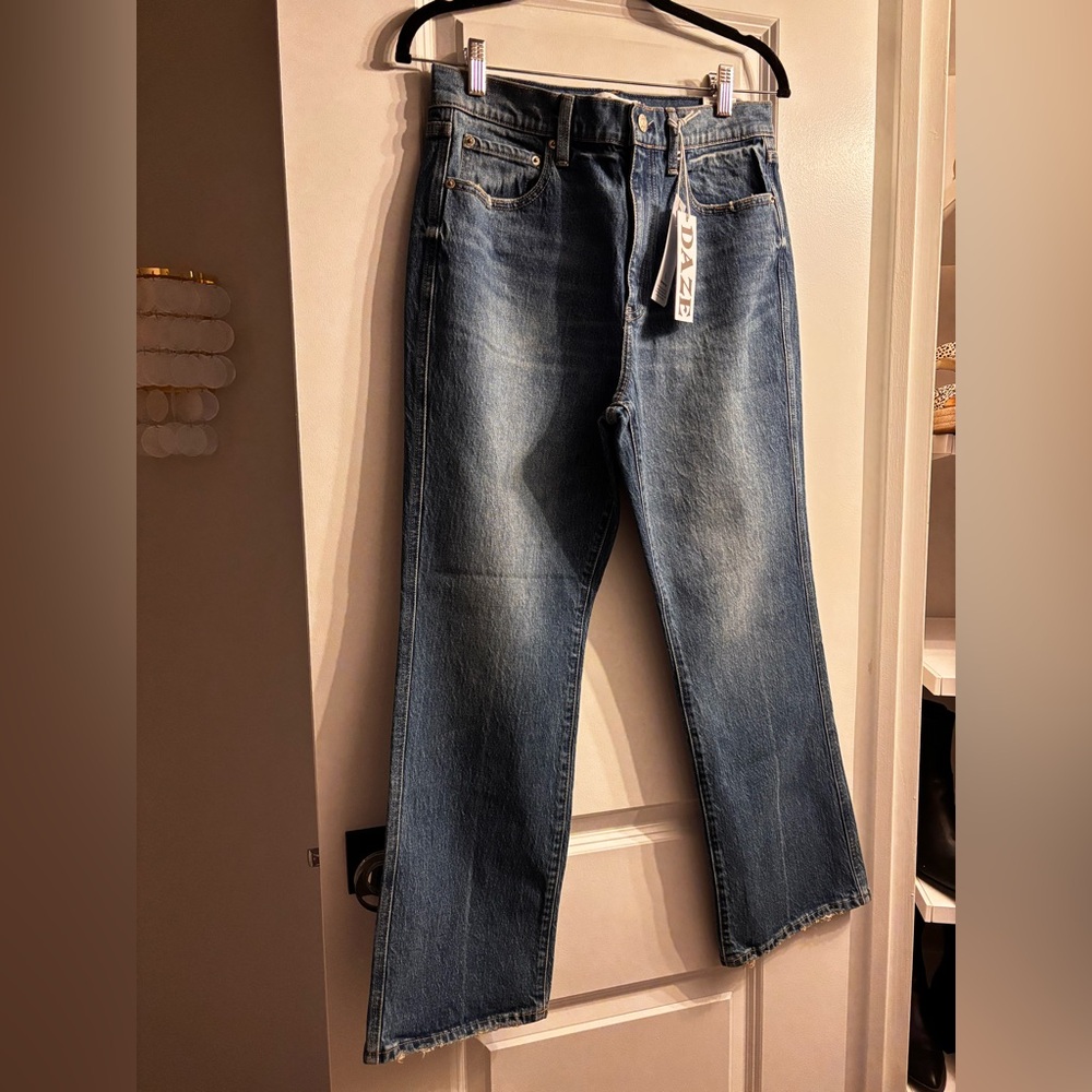DAZE SoHo High Rise Ankle Flare 
Size 28. NWT